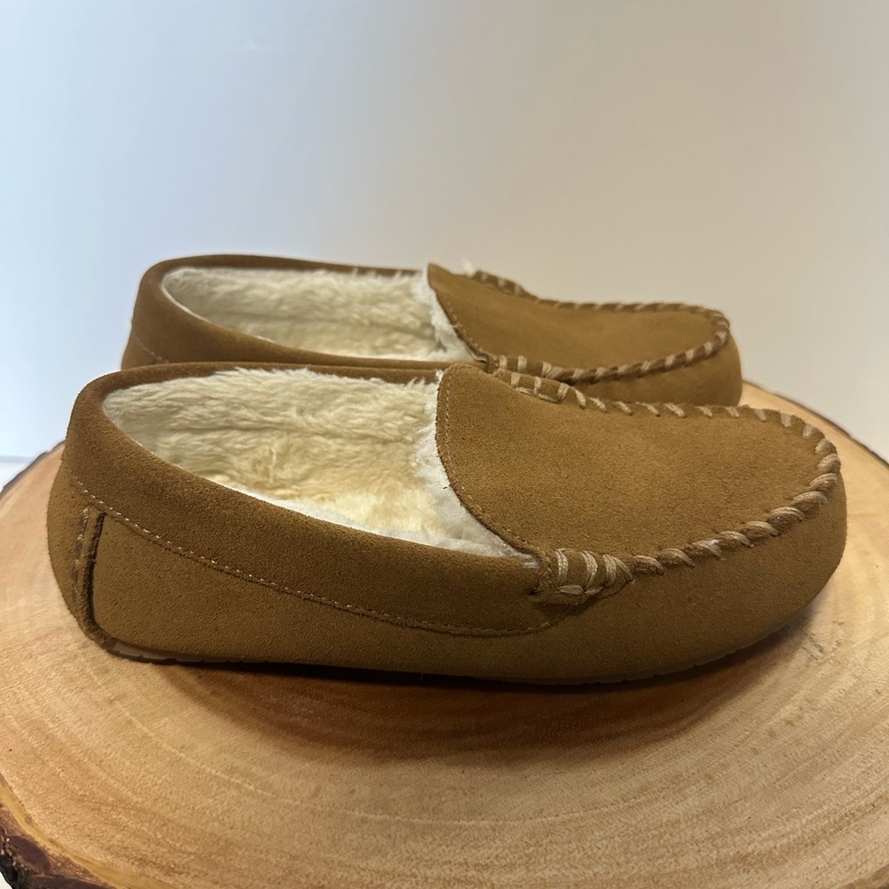 🥿 Classic Women's Fuzzy Lined Suede Moccasin Slippers 🥿